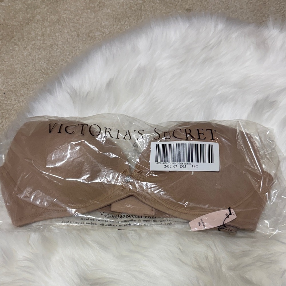 BRAND NEW Body by Victoria No Wire Bra